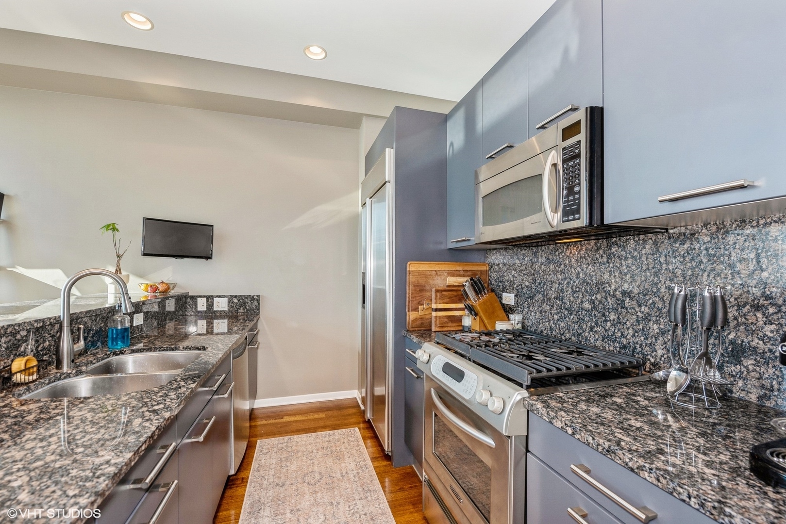 500 W Superior Street Unit: 1911