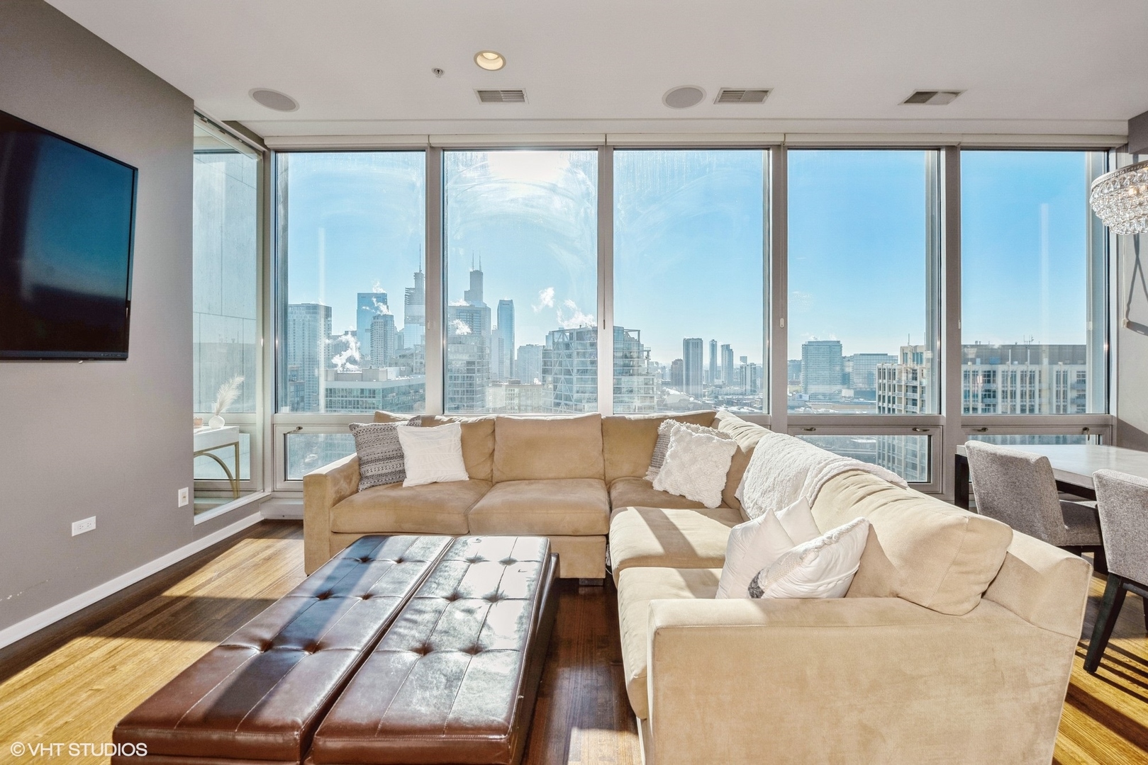 500 W Superior Street Unit: 1911