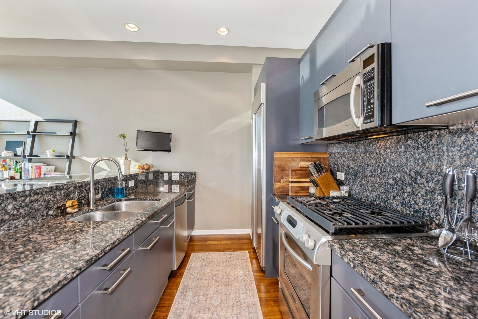 500 W Superior Street Unit: 1911