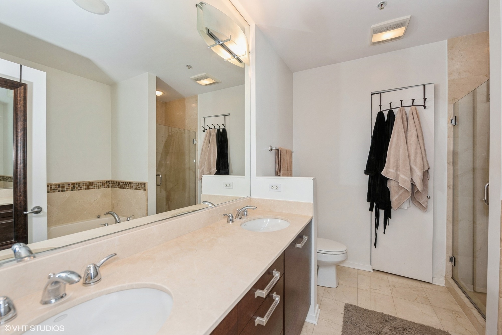 500 W Superior Street Unit: 1911