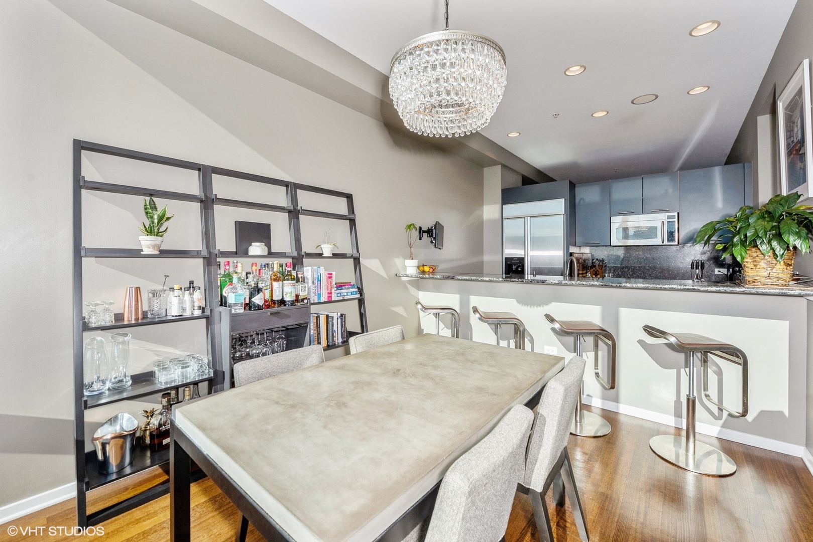 500 W Superior Street Unit: 1911