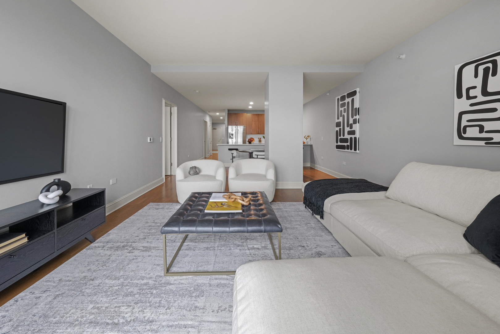 850 N Lake Shore Drive Unit: 204