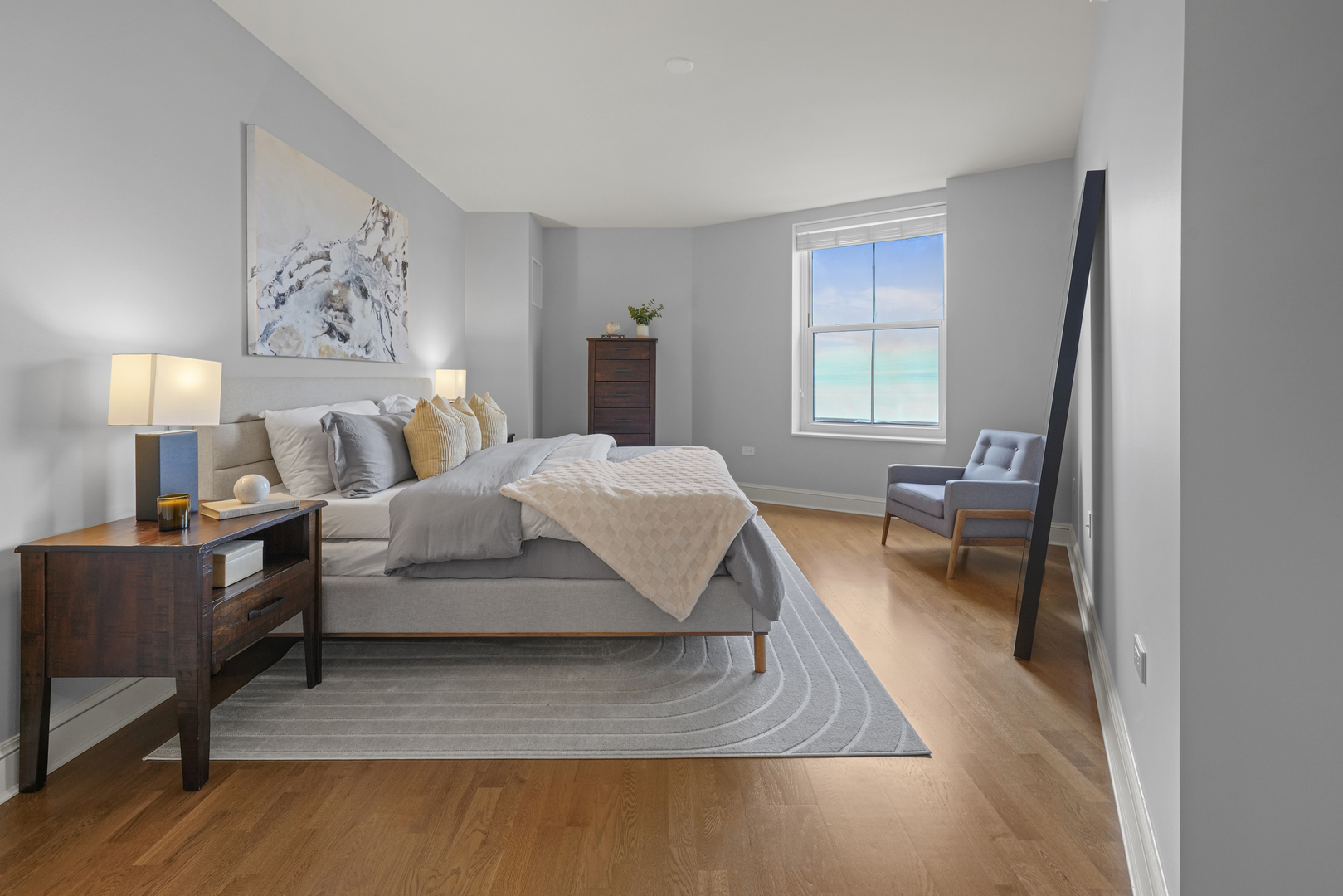 850 N Lake Shore Drive Unit: 204
