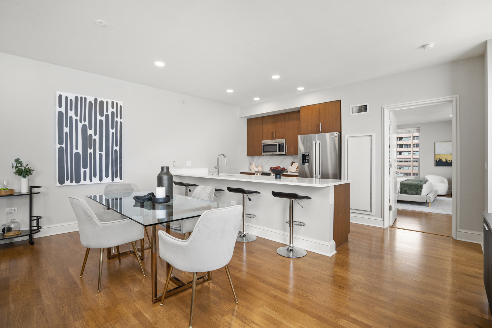 850 N Lake Shore Drive Unit: 1407