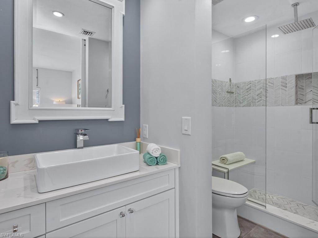 764 Eagle Creek DR # 104