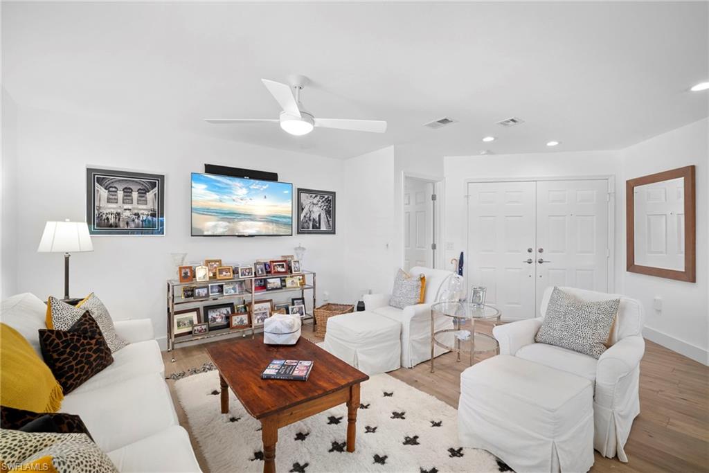 770 Eagle Creek DR # 304