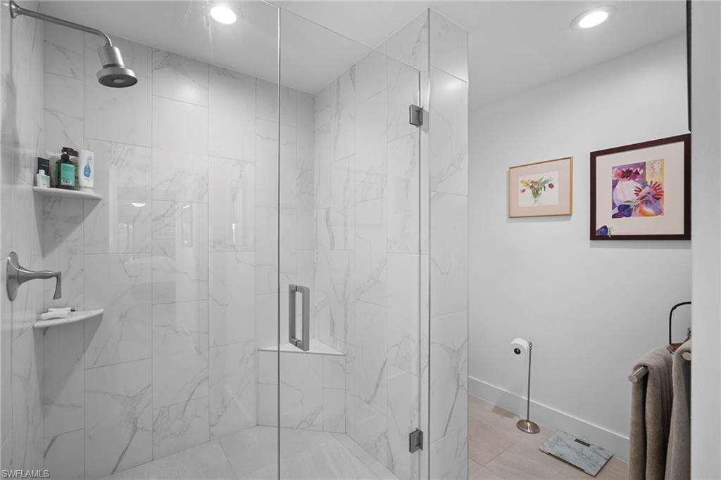 770 Eagle Creek DR # 304