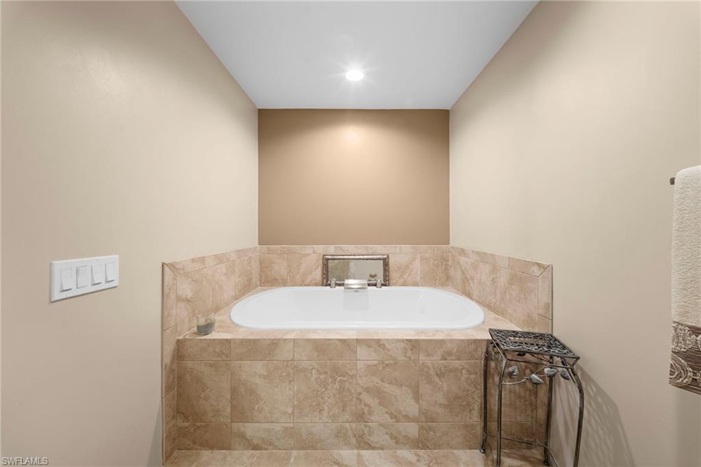 770 Waterford DR 202