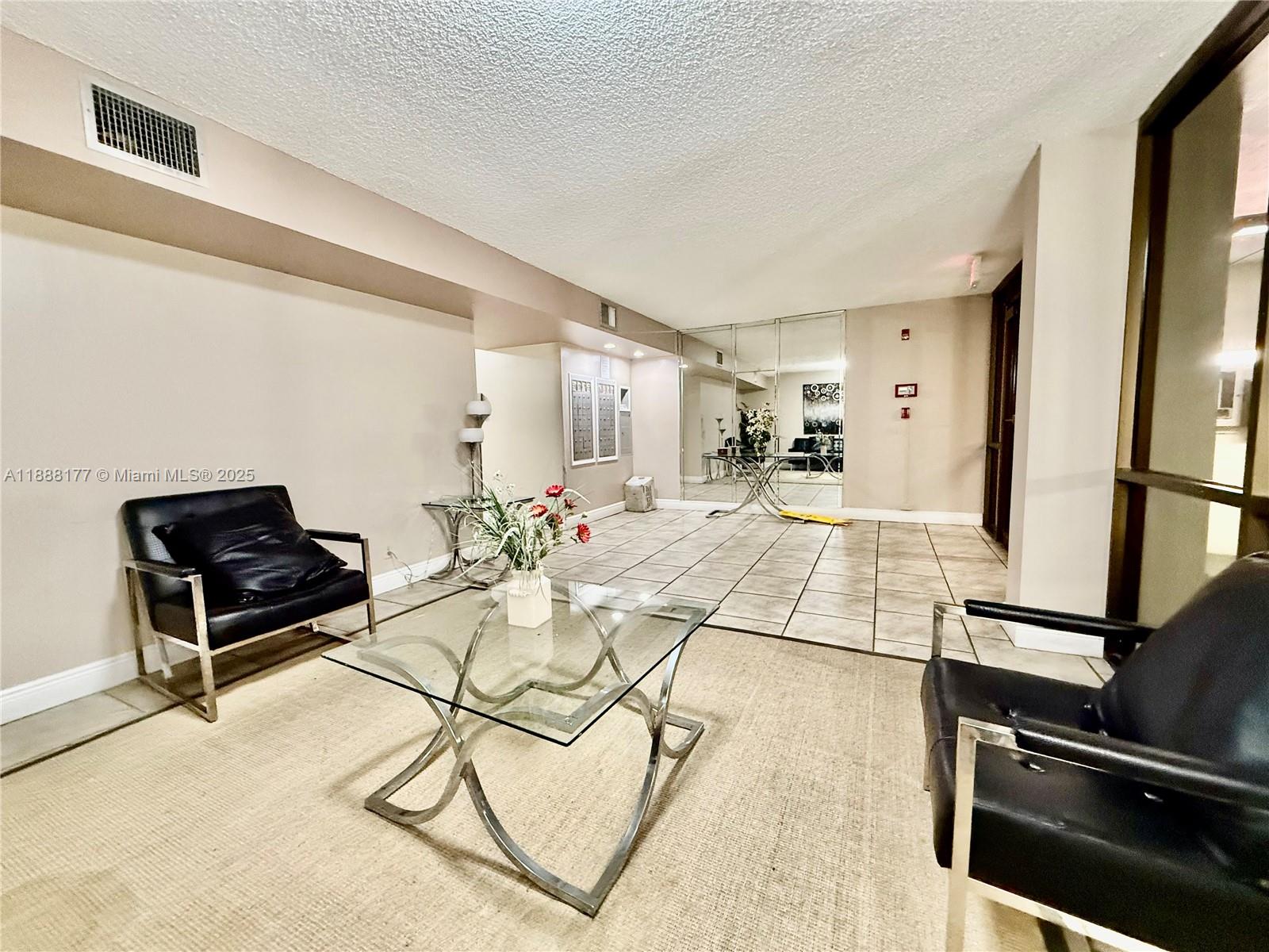 2761 S Taft St # 201