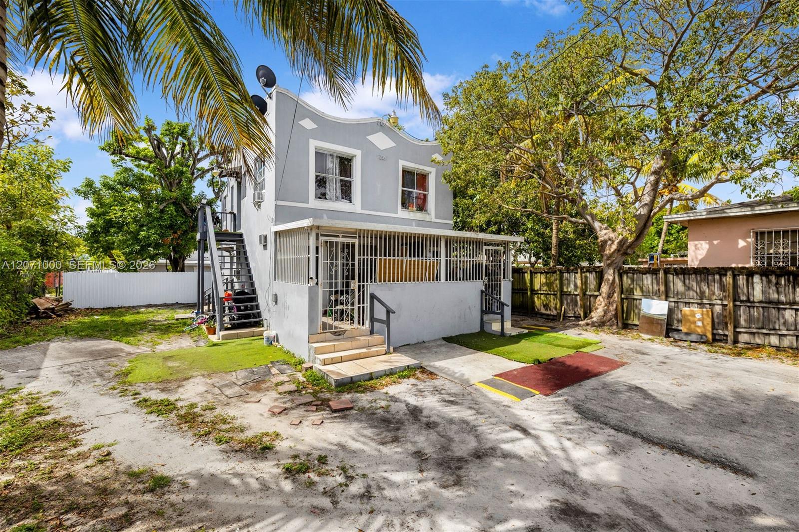 1236 NW 28th St # 4