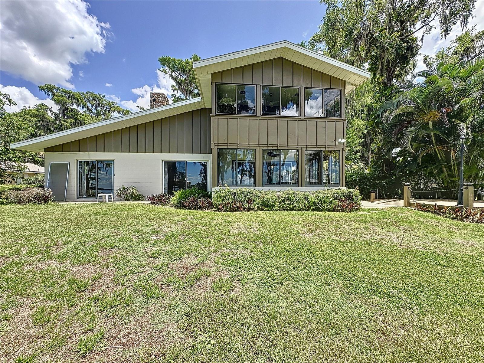 11401 CYPRESS DR