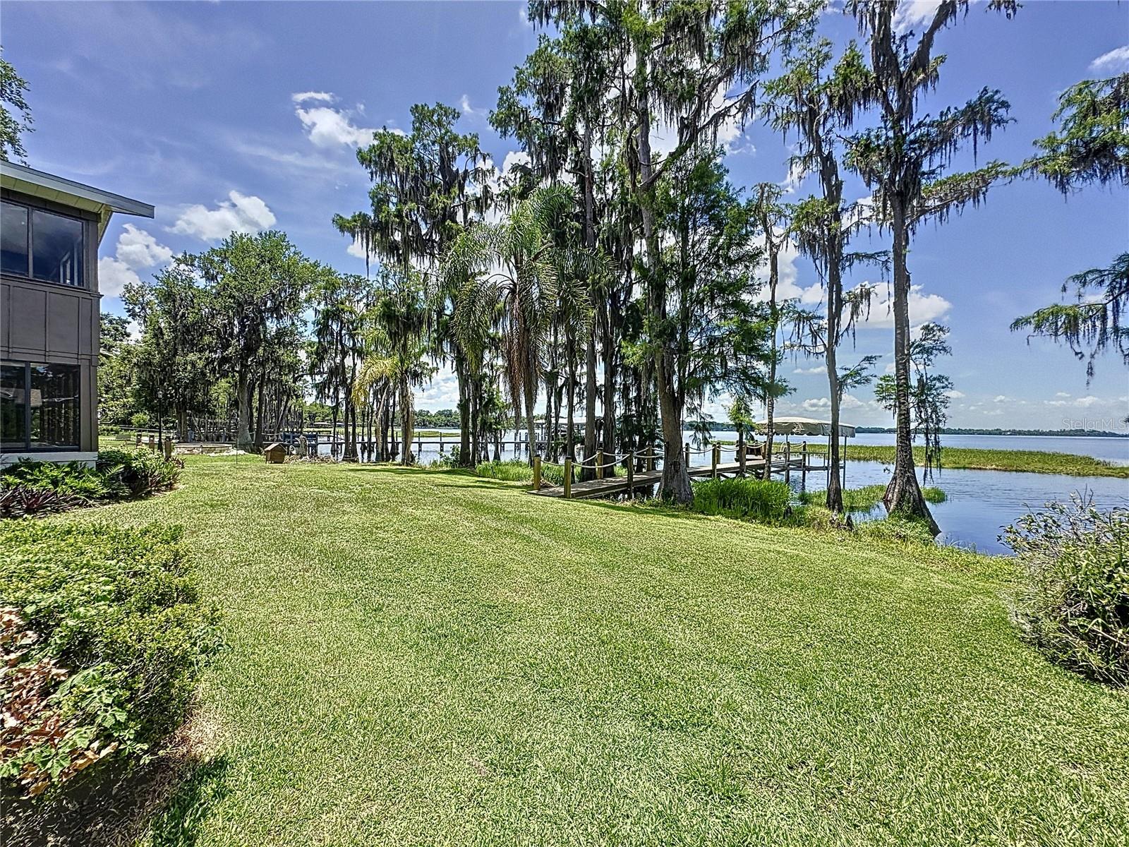11401 CYPRESS DR