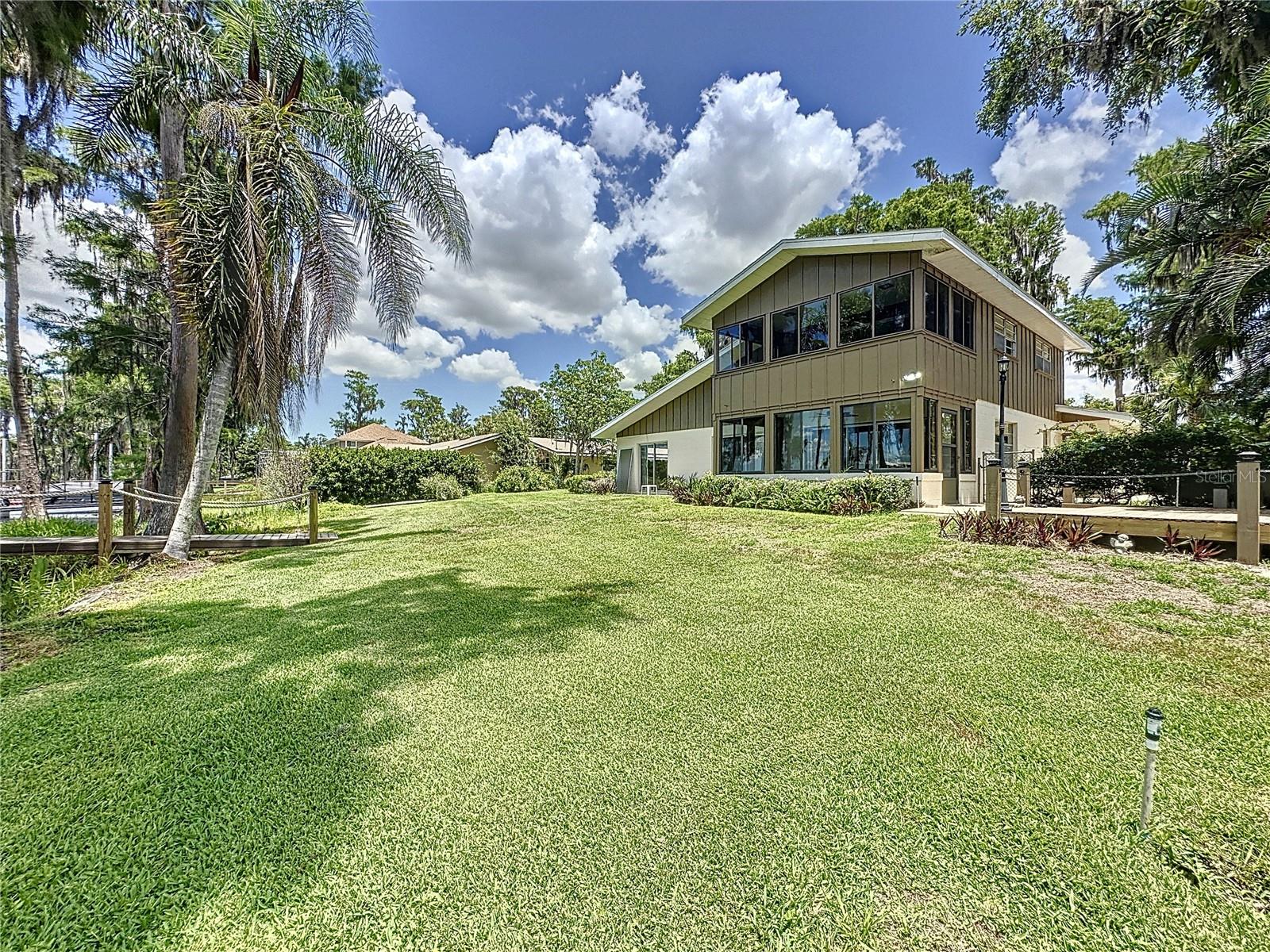 11401 CYPRESS DR