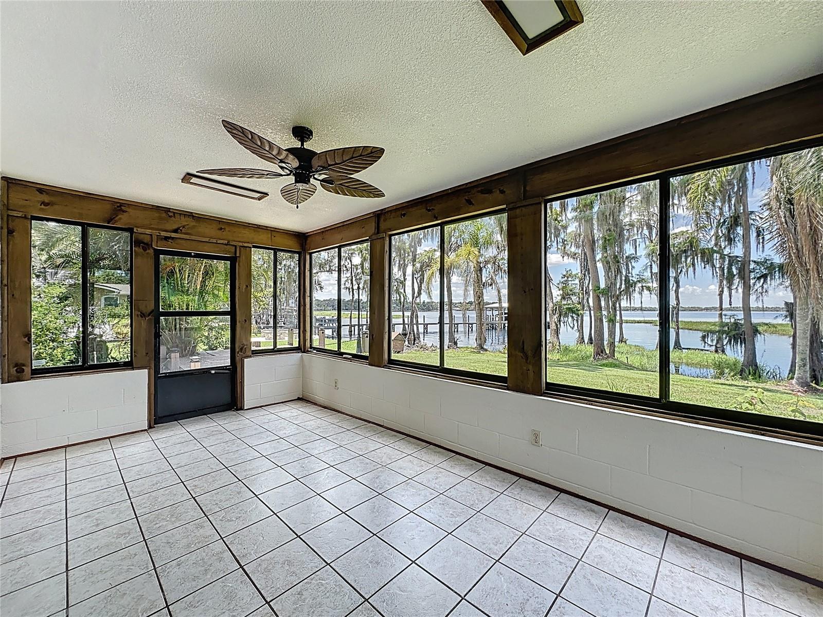 11401 CYPRESS DR