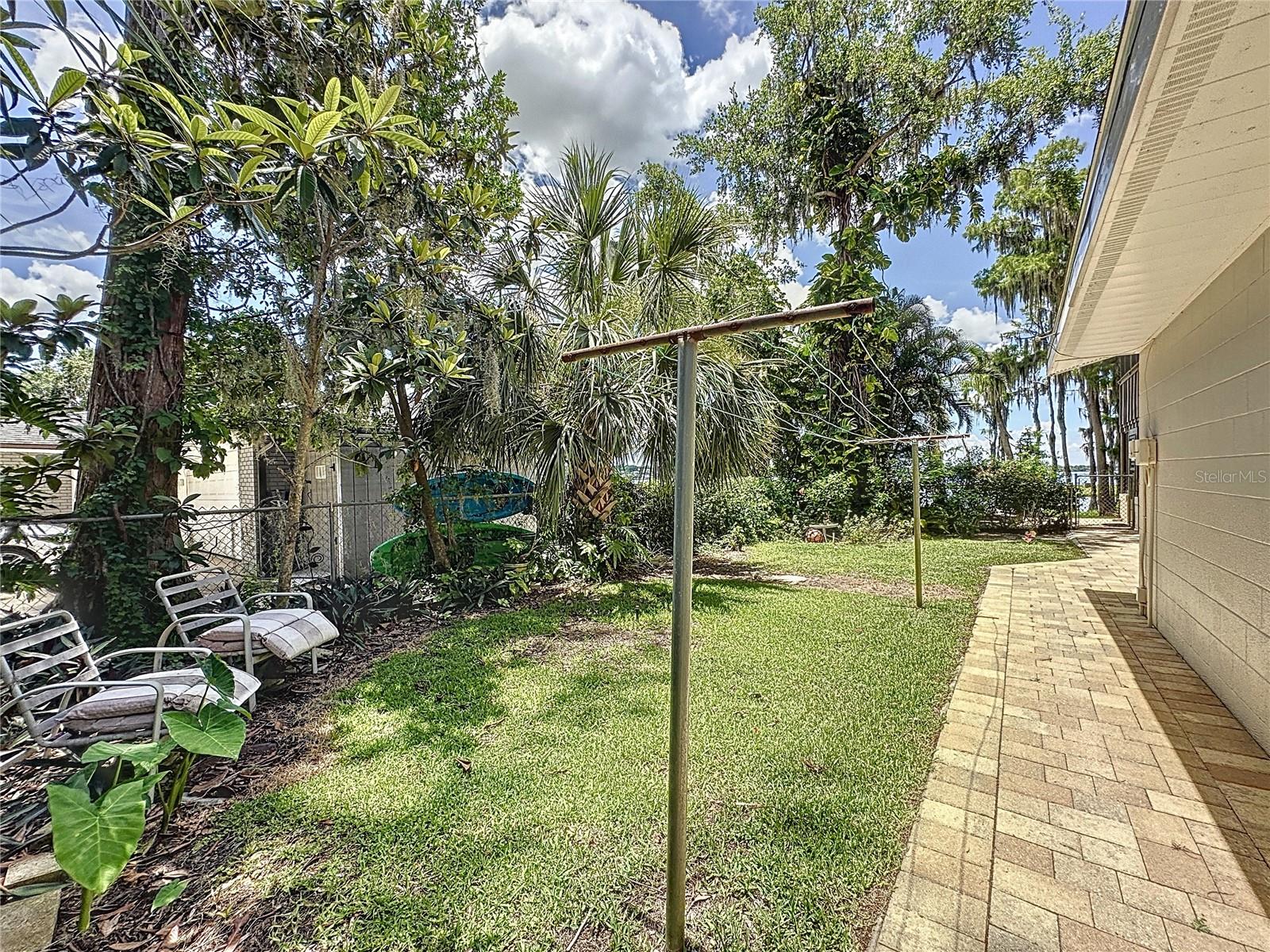 11401 CYPRESS DR