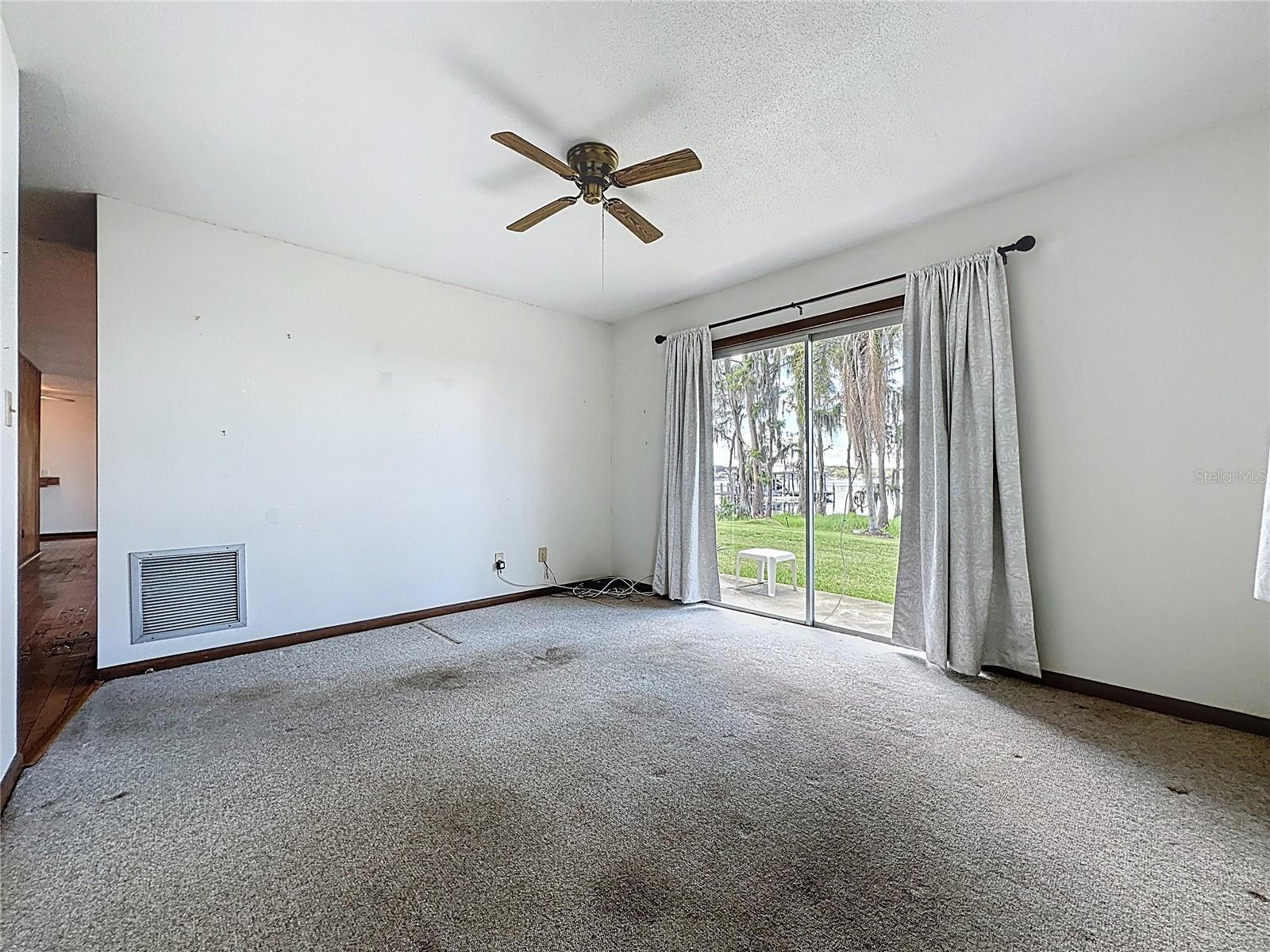11401 CYPRESS DR