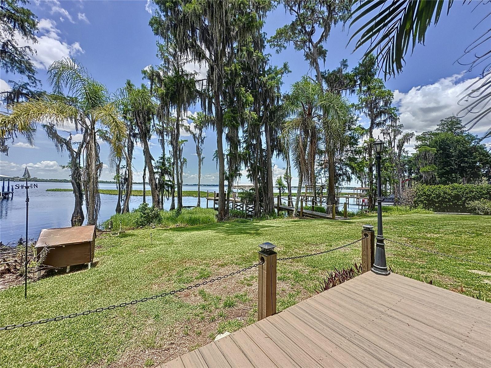 11401 CYPRESS DR