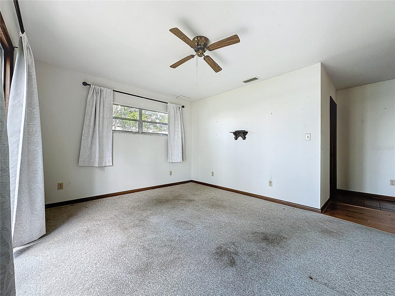 11401 CYPRESS DR