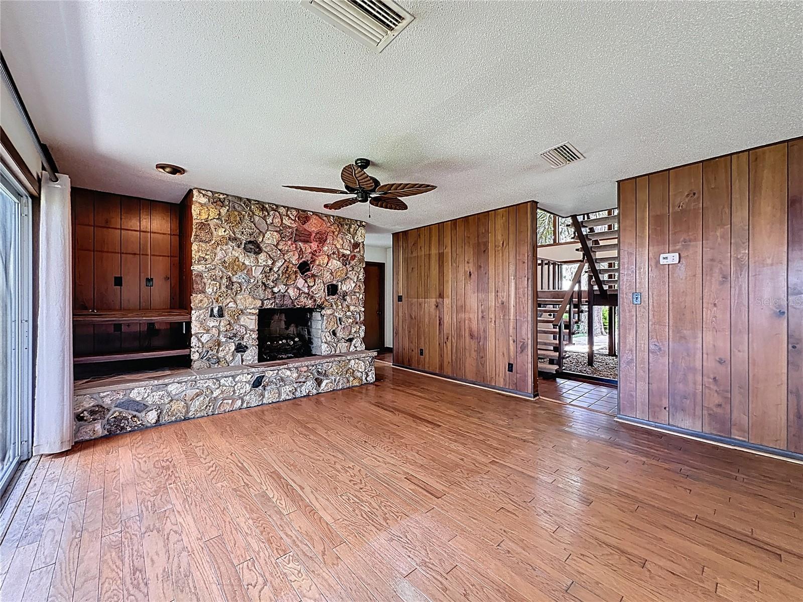 11401 CYPRESS DR
