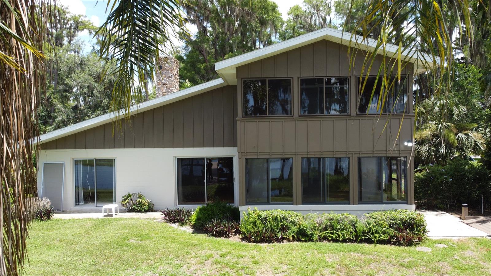 11401 CYPRESS DR