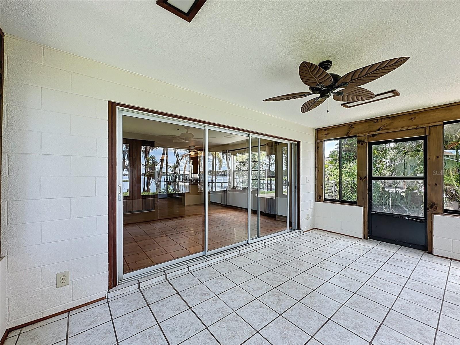 11401 CYPRESS DR