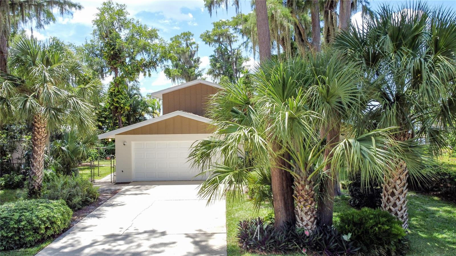 11401 CYPRESS DR