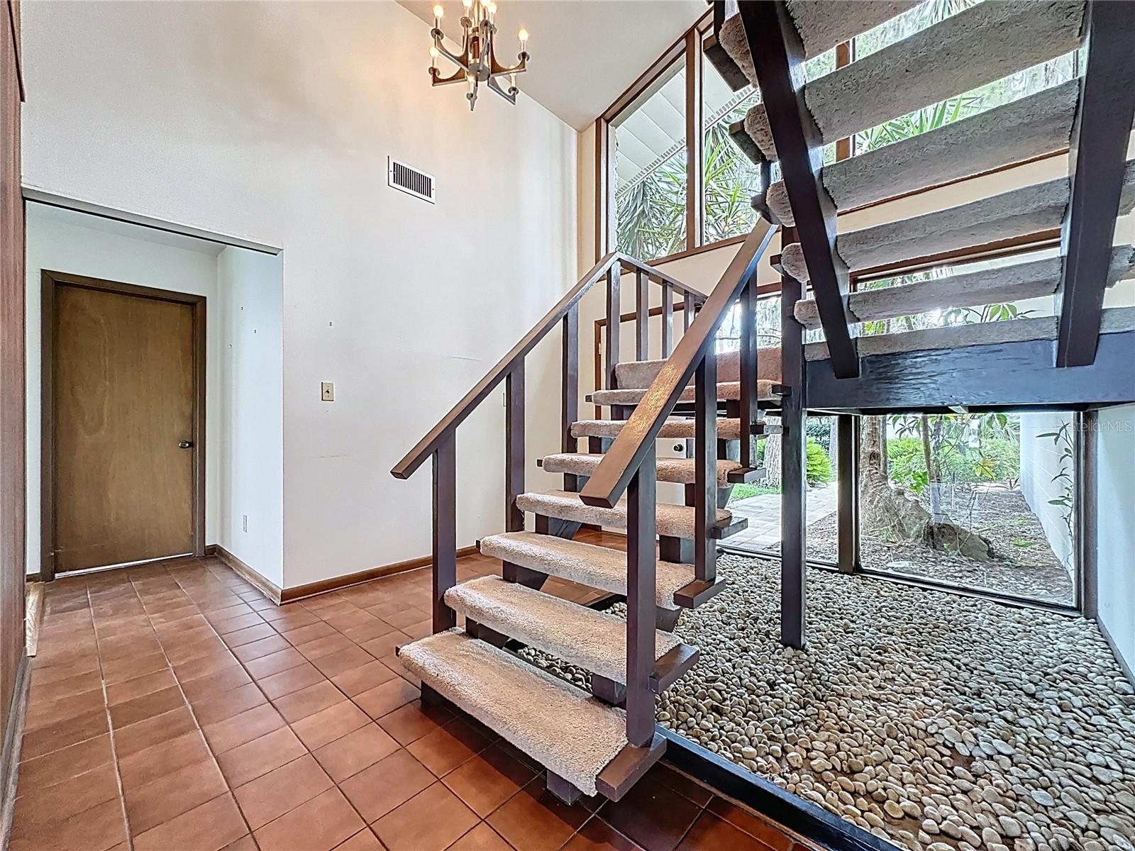 11401 CYPRESS DR
