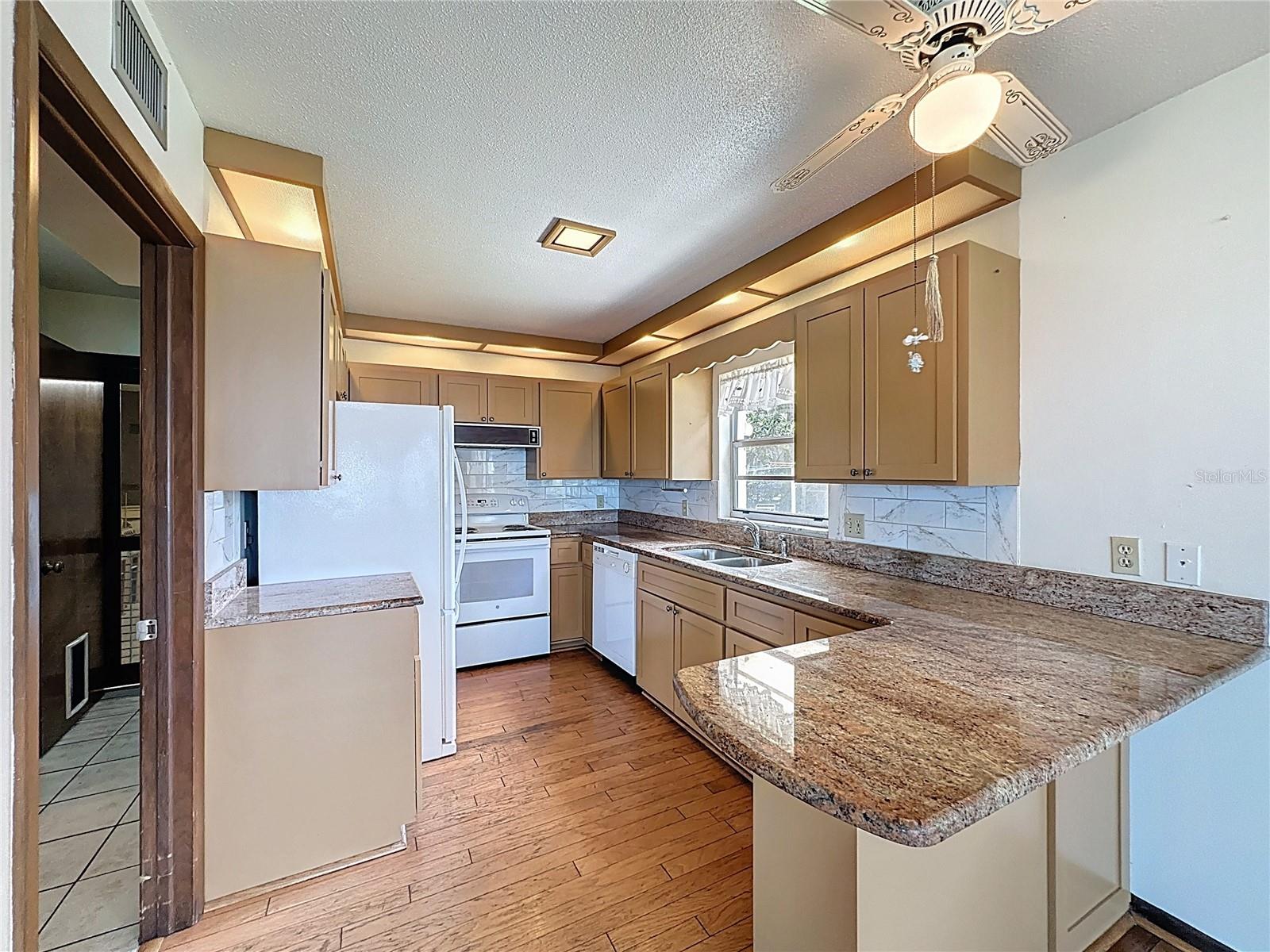 11401 CYPRESS DR