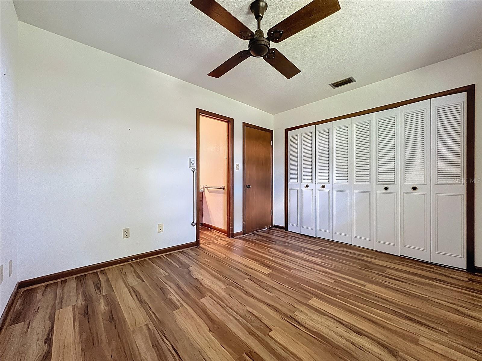 11401 CYPRESS DR