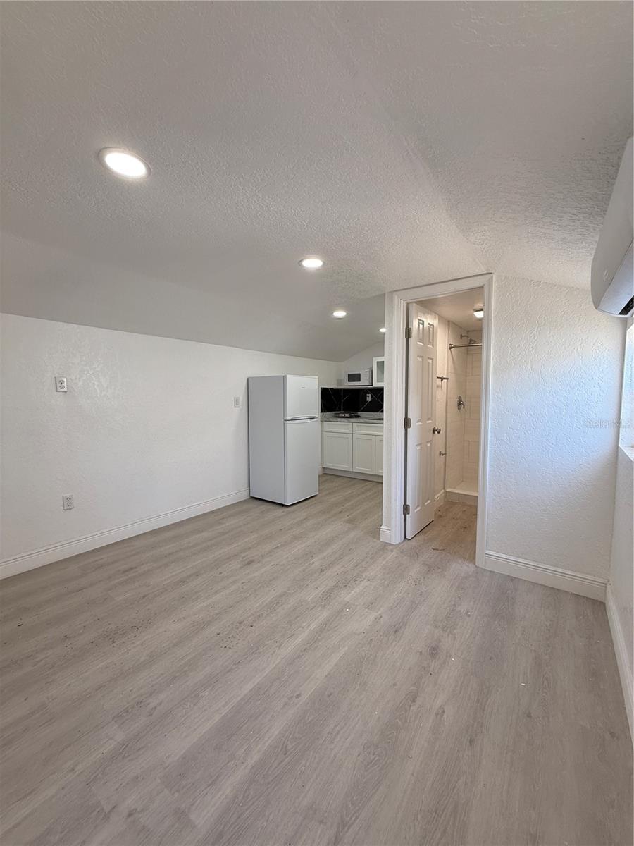 17011 BAY AVE
