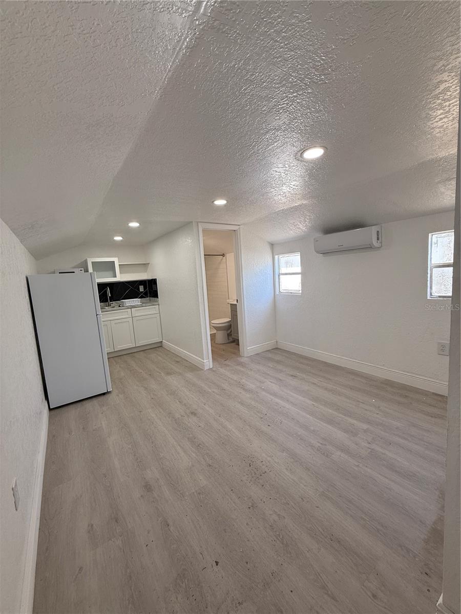 17011 BAY AVE