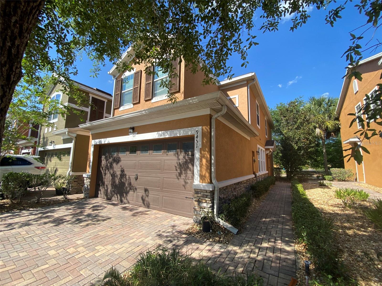 9451 SILVER BUTTONWOOD ST