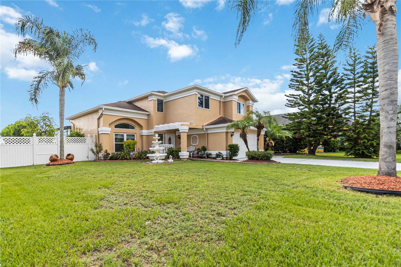 344 BLUE BAYOU DR