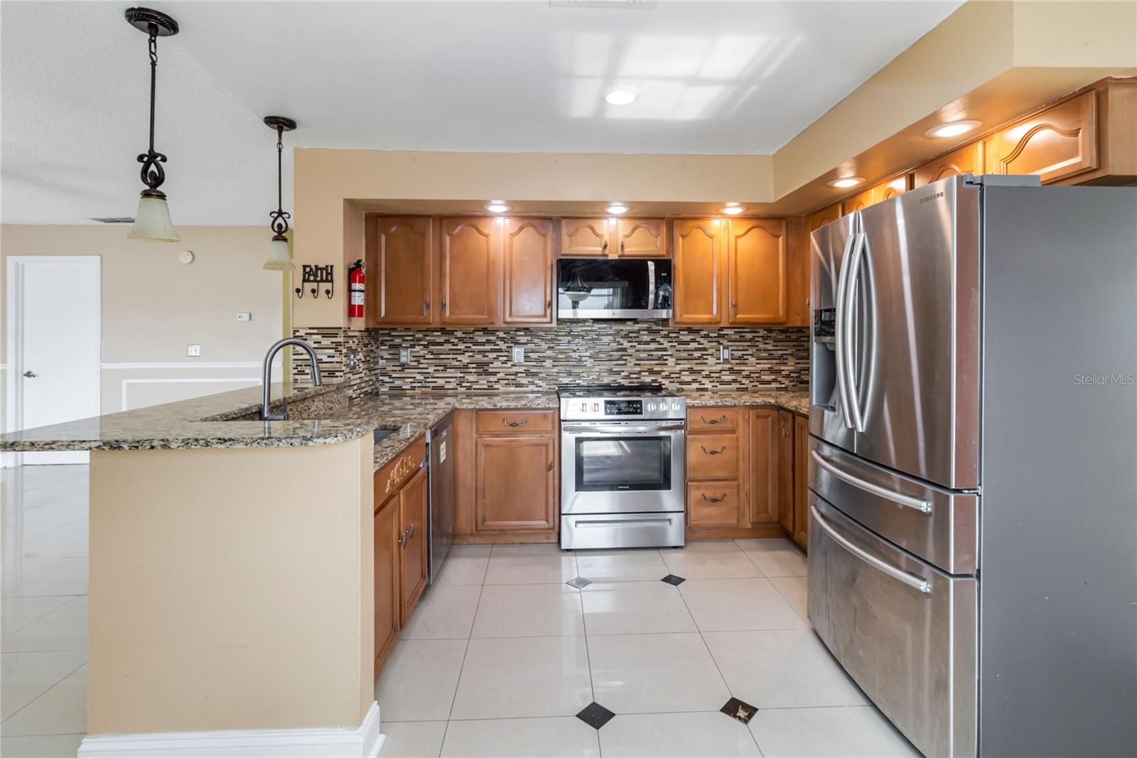 344 BLUE BAYOU DR