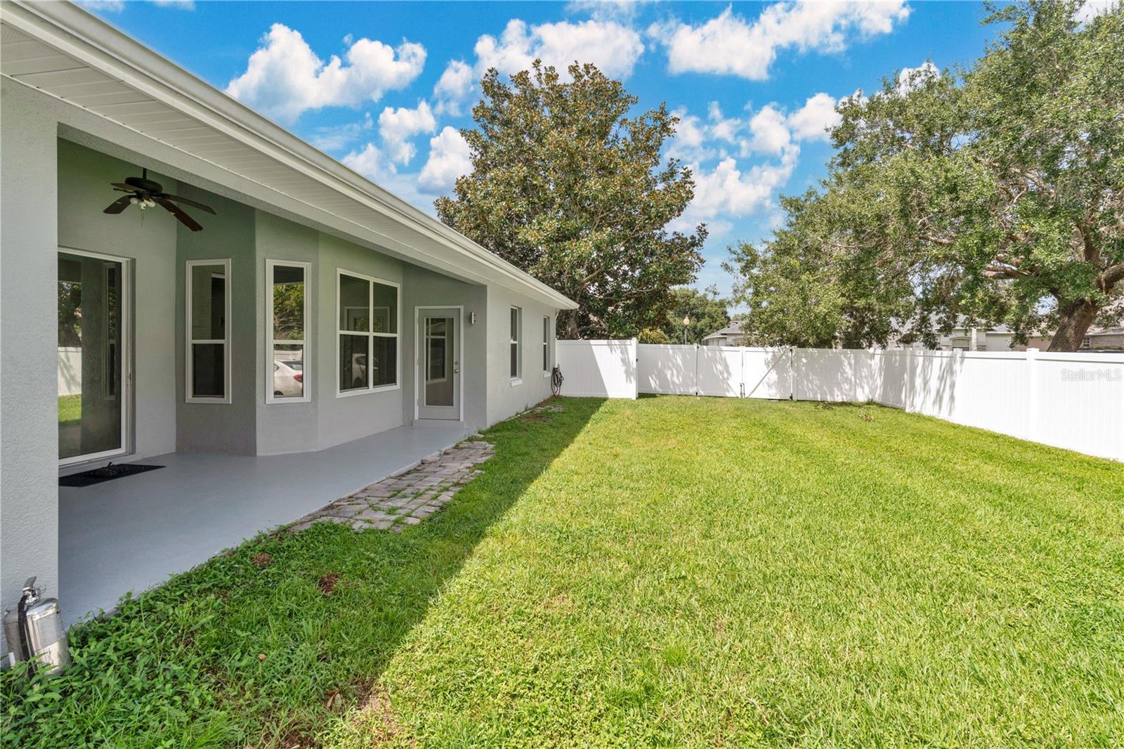 1621 MARINA LAKE DR