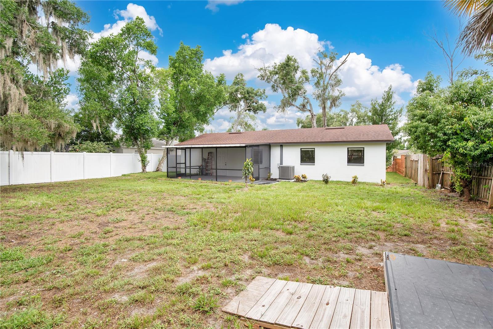 2181 LINDEN ROAD