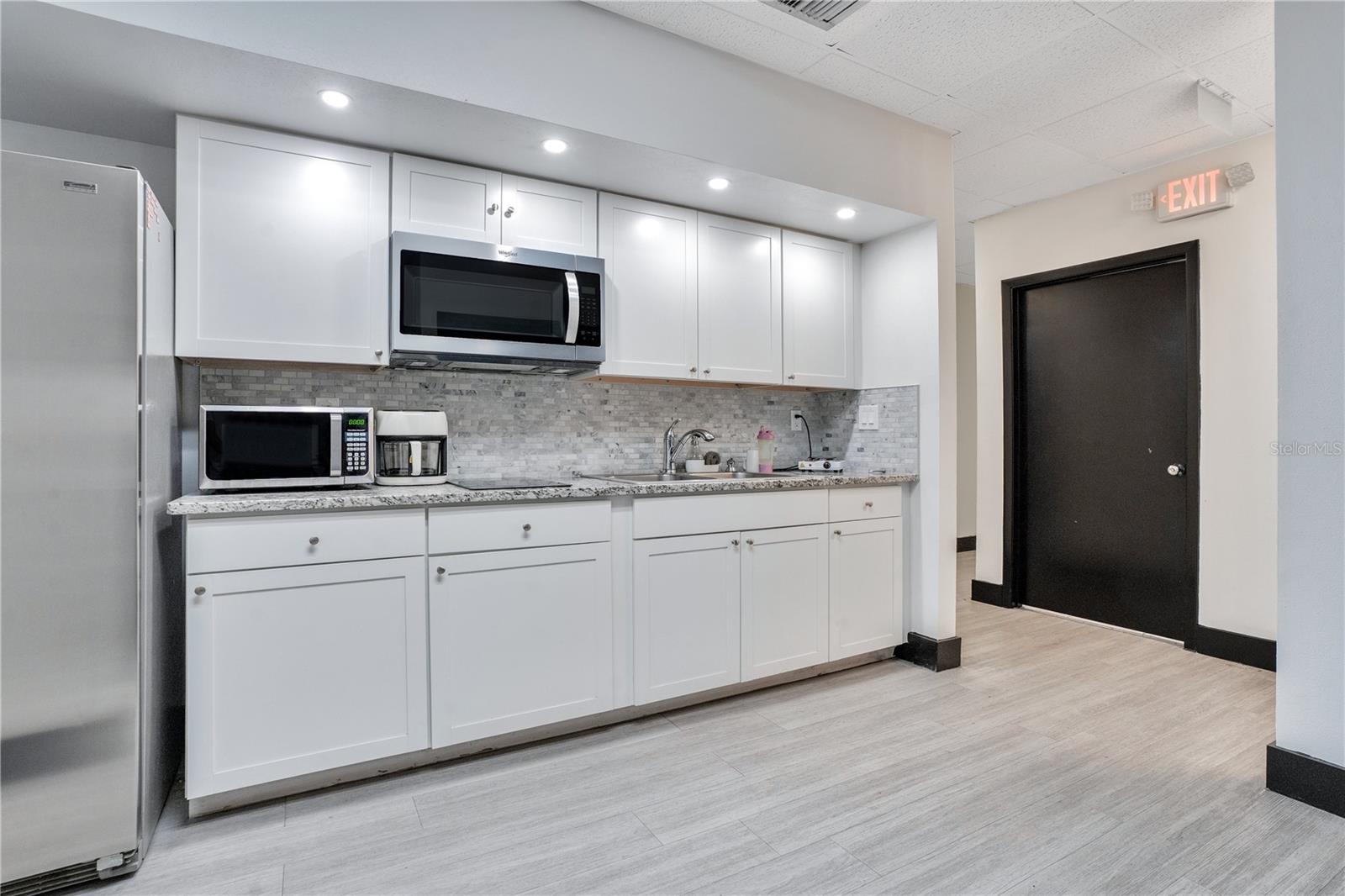 120 W CARROLL ST