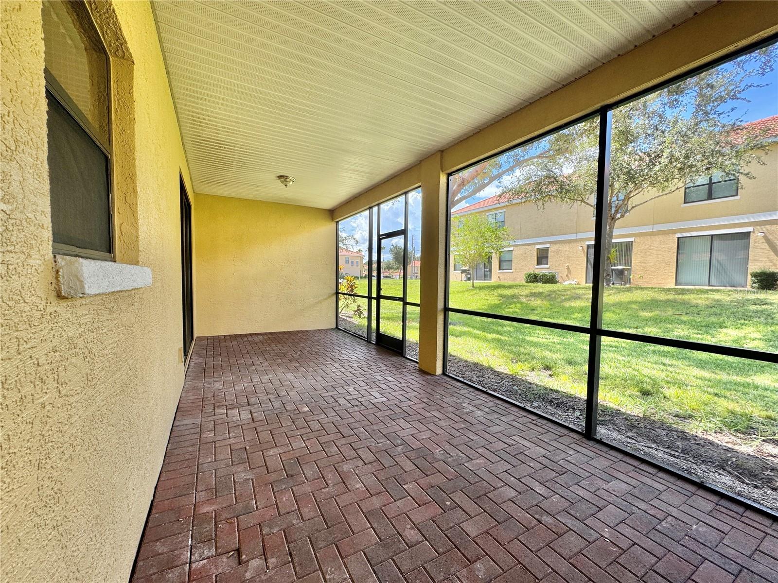 1270 CLOVE DR