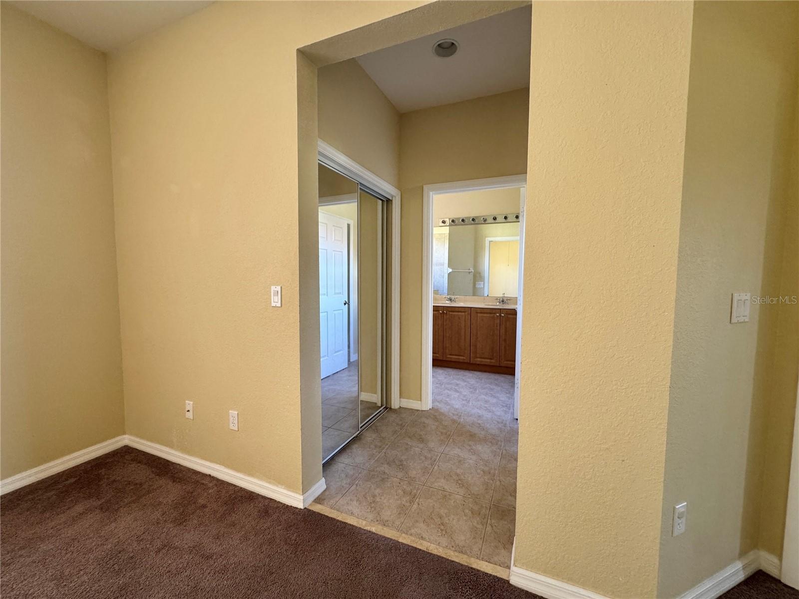 1270 CLOVE DR