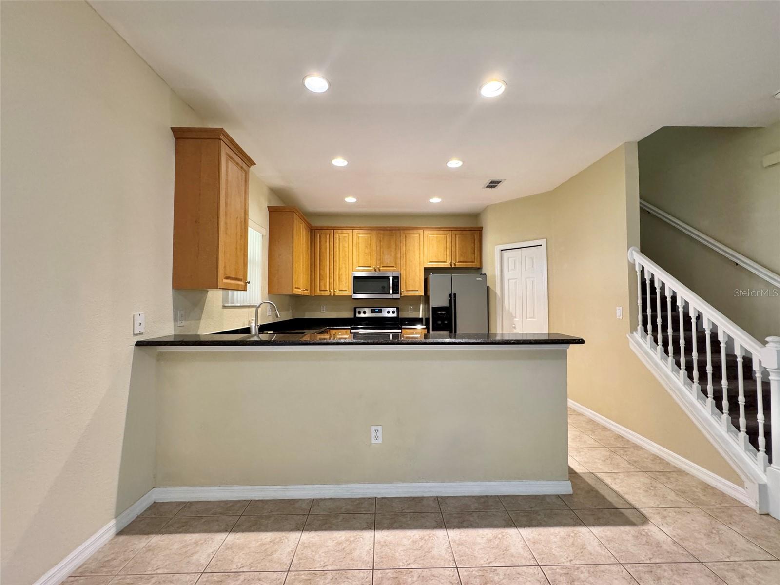 1270 CLOVE DR