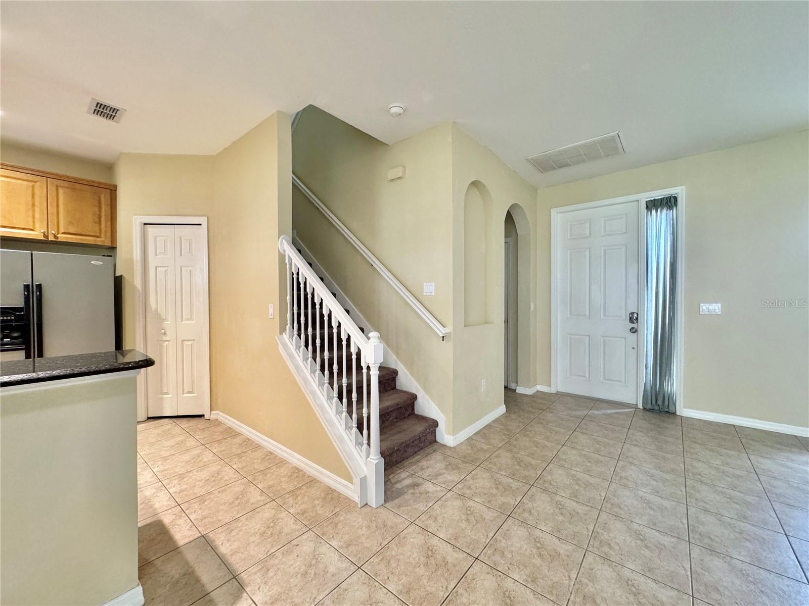 1270 CLOVE DR