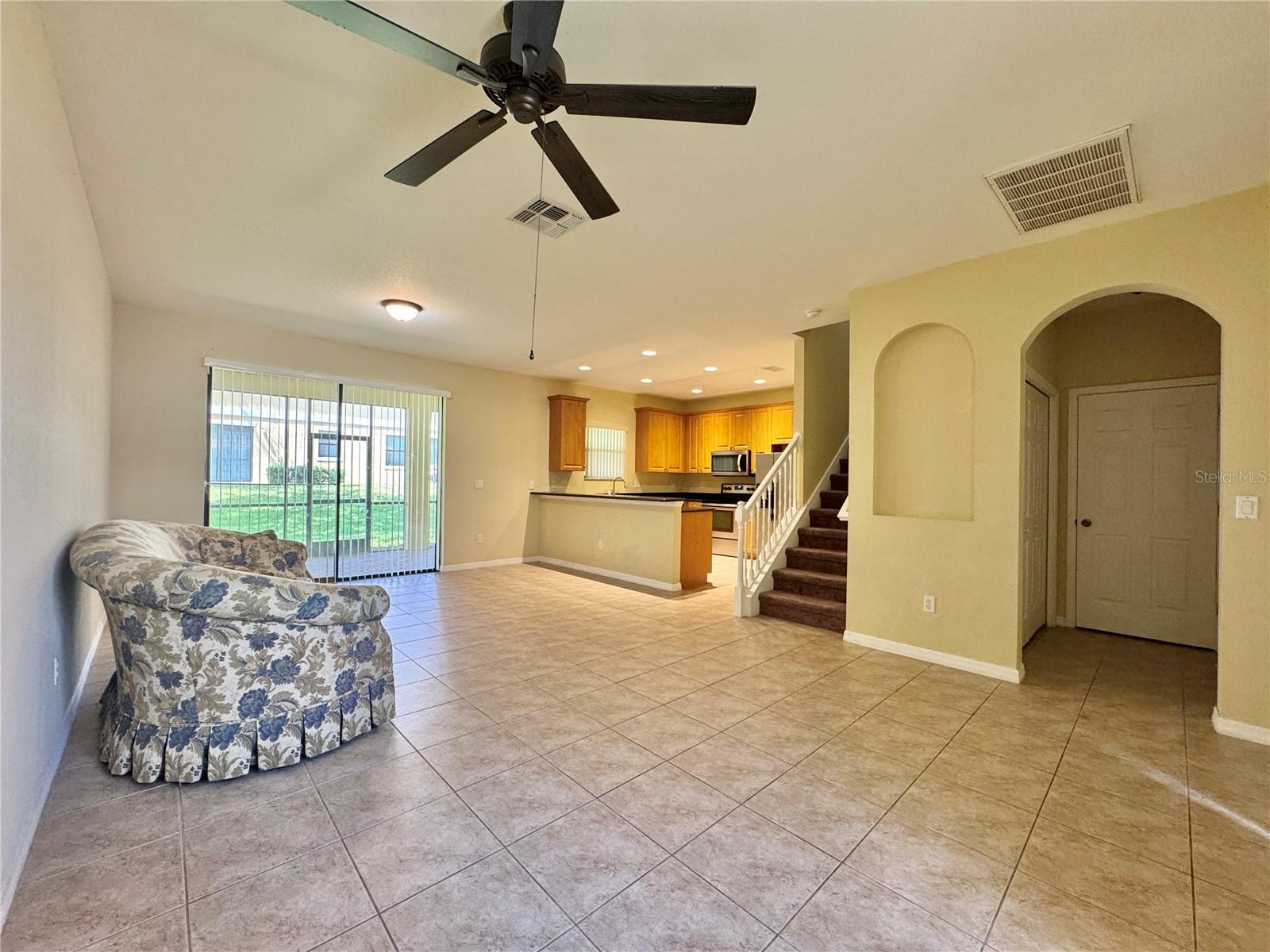 1270 CLOVE DR
