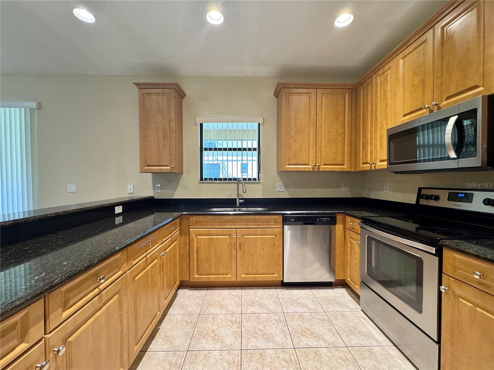 1270 CLOVE DR