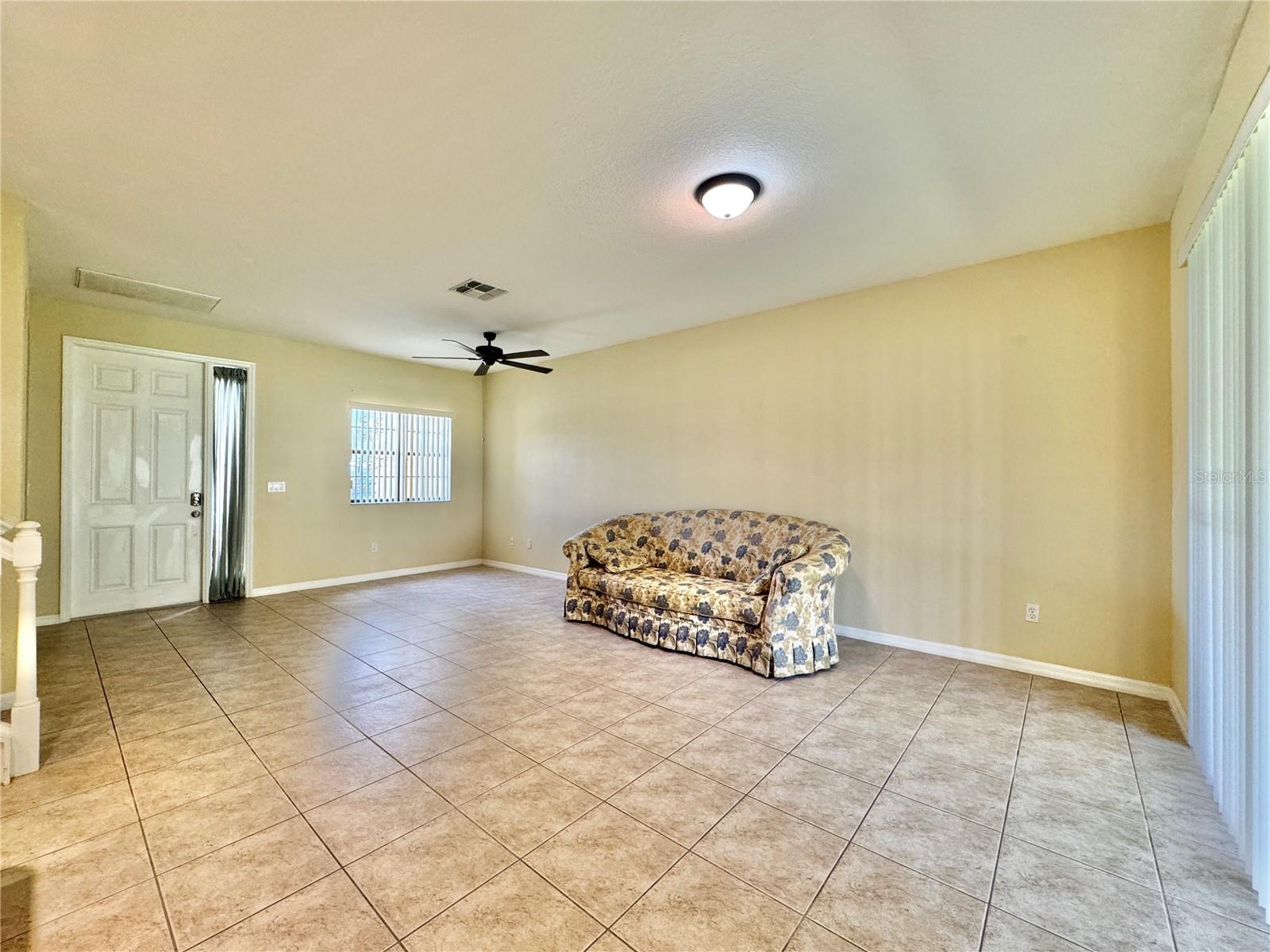 1270 CLOVE DR
