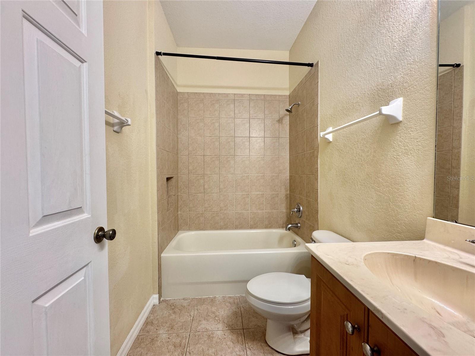 1270 CLOVE DR