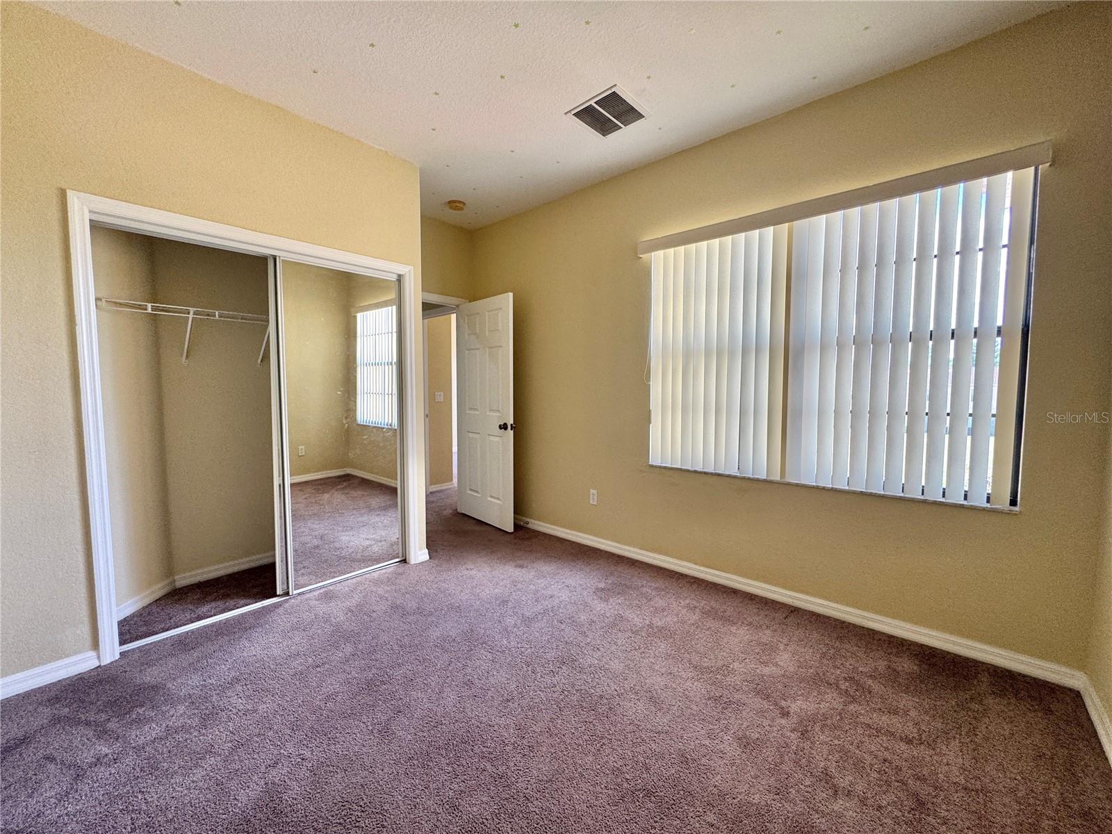 1270 CLOVE DR