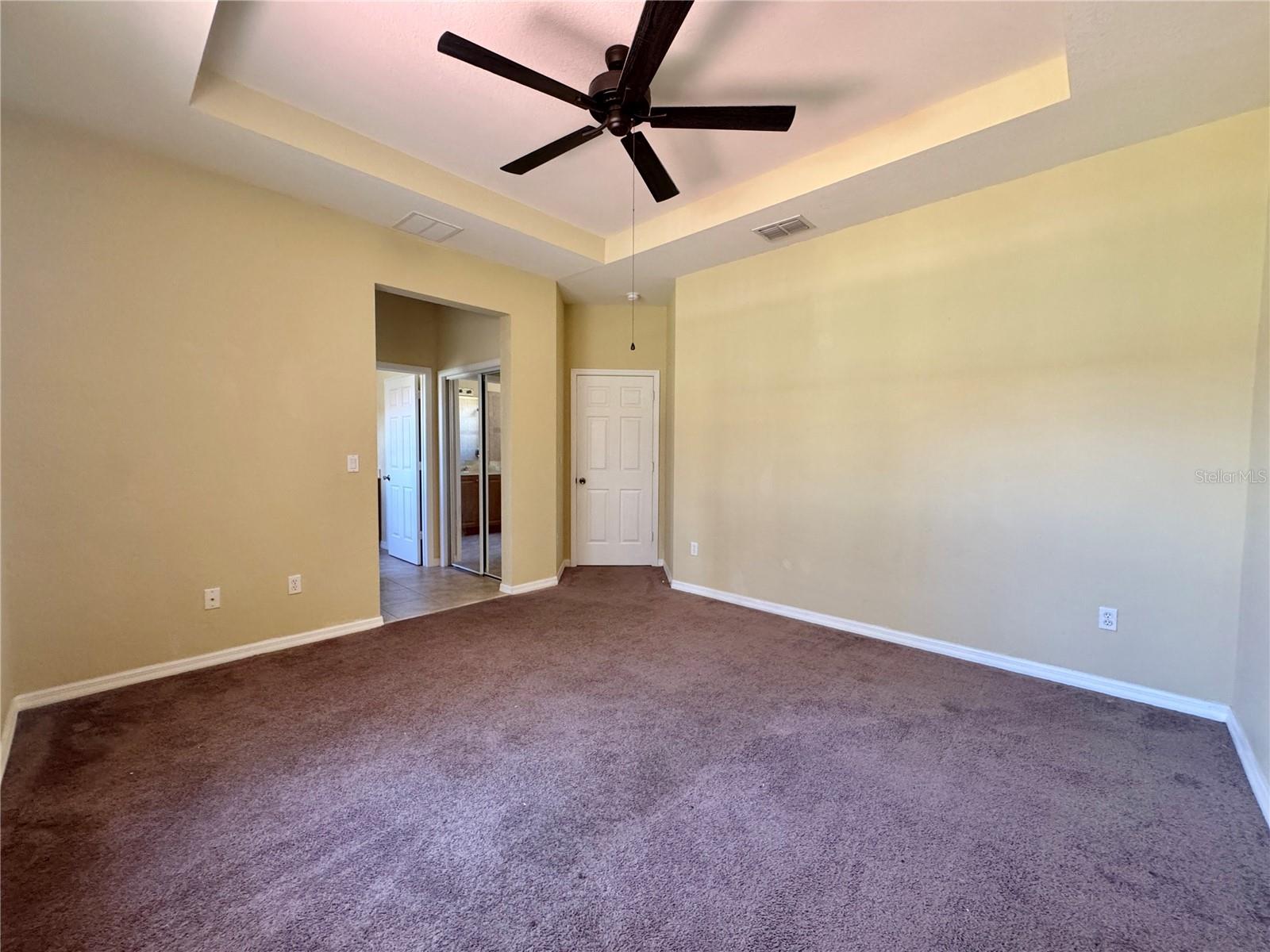 1270 CLOVE DR