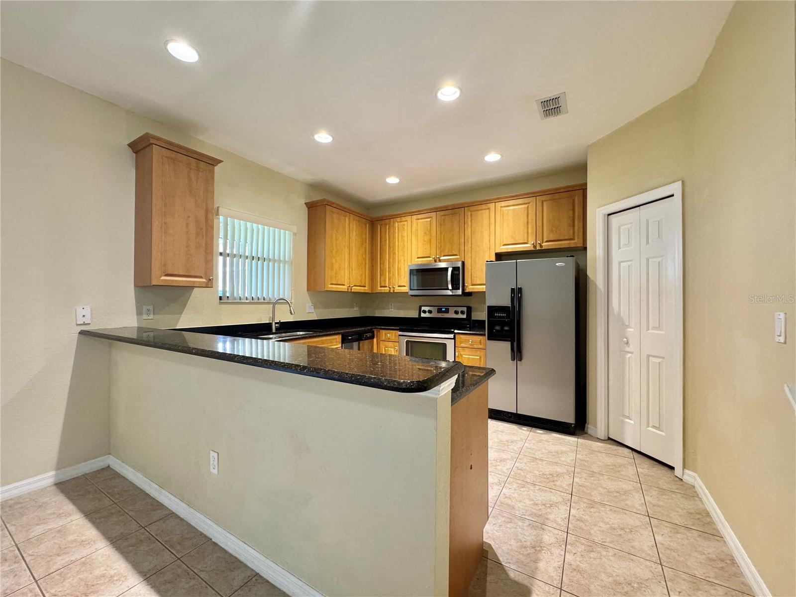 1270 CLOVE DR