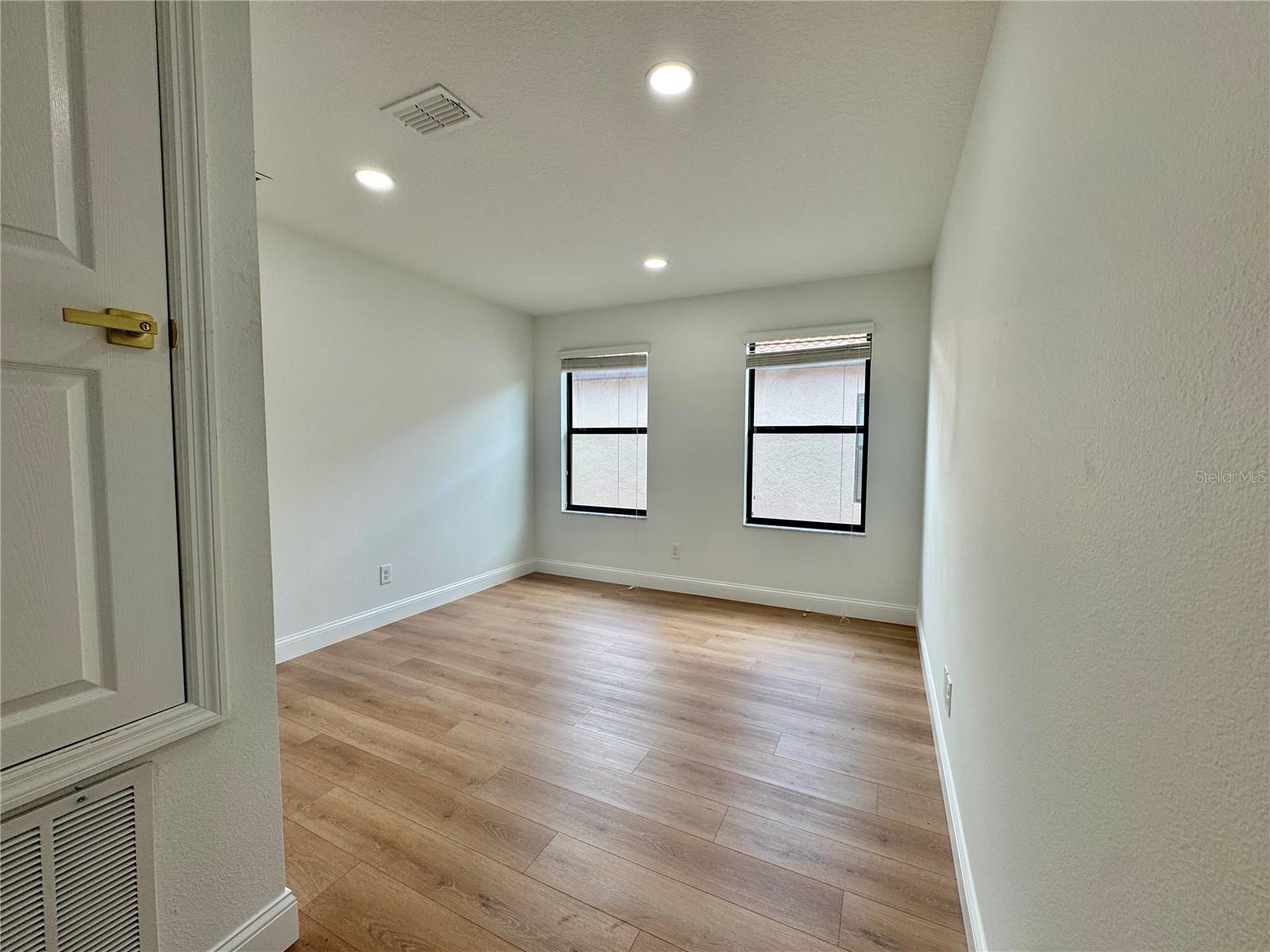 2022 BENT GRASS AVE