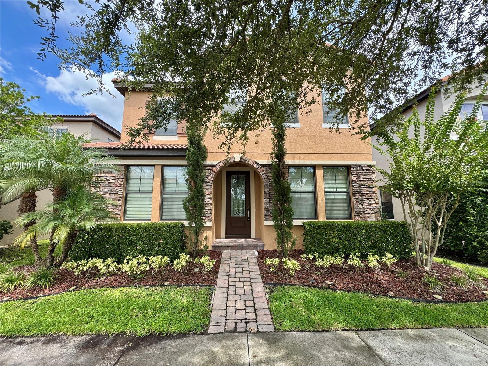 2022 BENT GRASS AVE